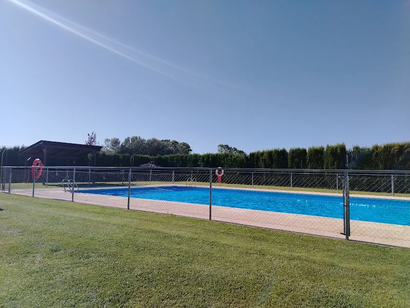 Piscina Pública Municipal de Yéqueda. - Huesca