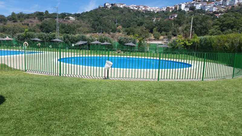 Piscinas Públicas de Eljas - Piscina en Eljas - foto 2
