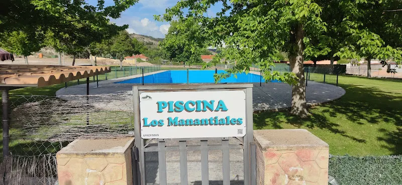 Piscina Los Manantiales - Hontoba