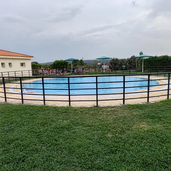 Piscina Pública Municipal de Belvís de Monroy. - Piscina pública en Belvis de Monroy - foto 2