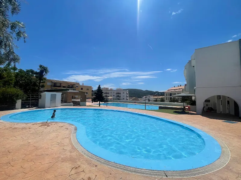 PISCINA PUBLICA - Petres