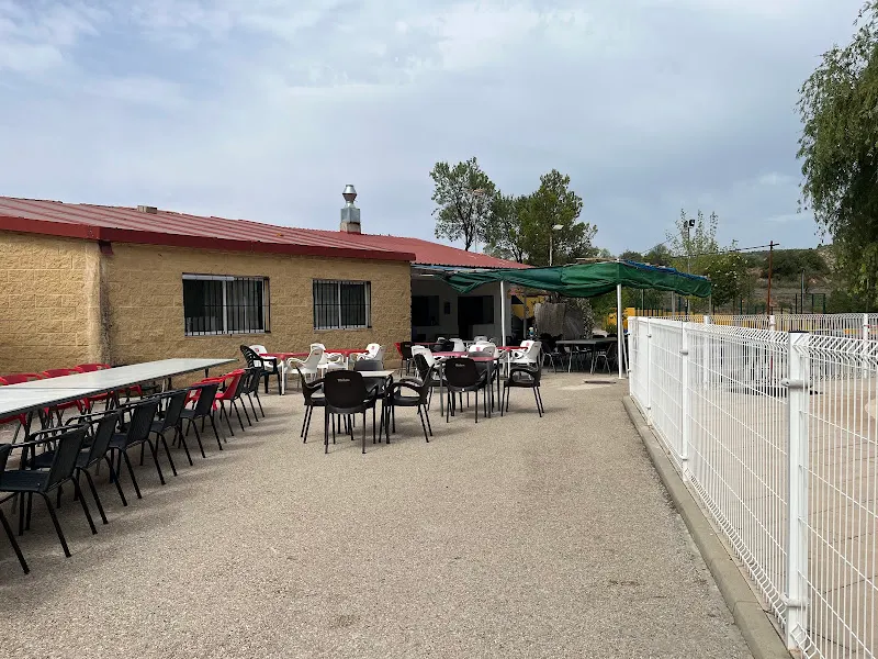 Piscina Pública Municipal de Mira. - Cuenca