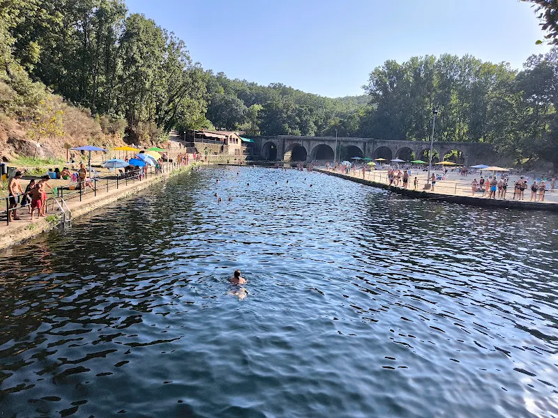 Charco "Las Tablas" - Piscina en Cuacos de Yuste - foto 2