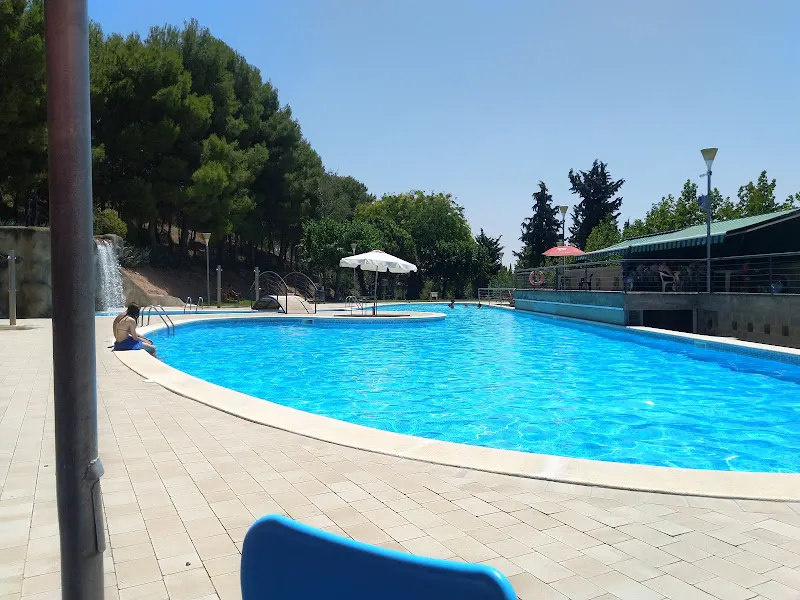 Piscines municipals de Menàrguens - Piscina pública en Menarguens - foto 2