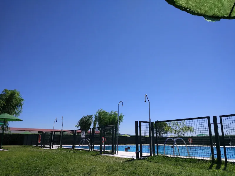 Piscina Municipal De Saucedilla