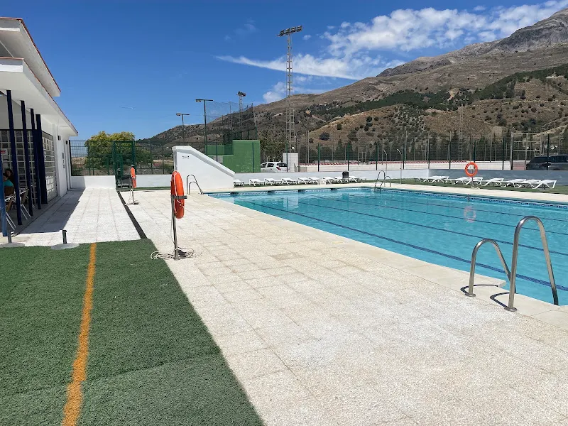 Piscina Municipal en Sedella - foto 2