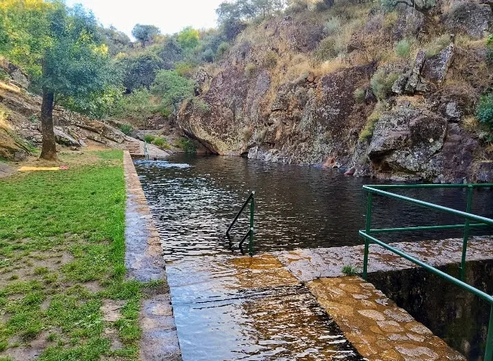 Piscina Natural Charco de la Cruz - Piscina en Villanueva del Conde - foto 2