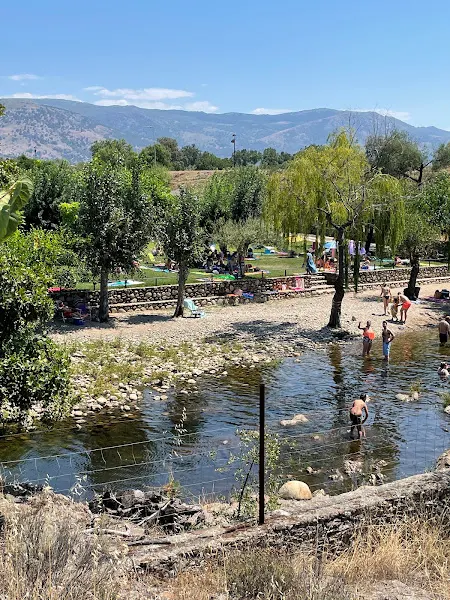 Piscina Fluvial de Abadía - Piscina en Abadia - foto 2