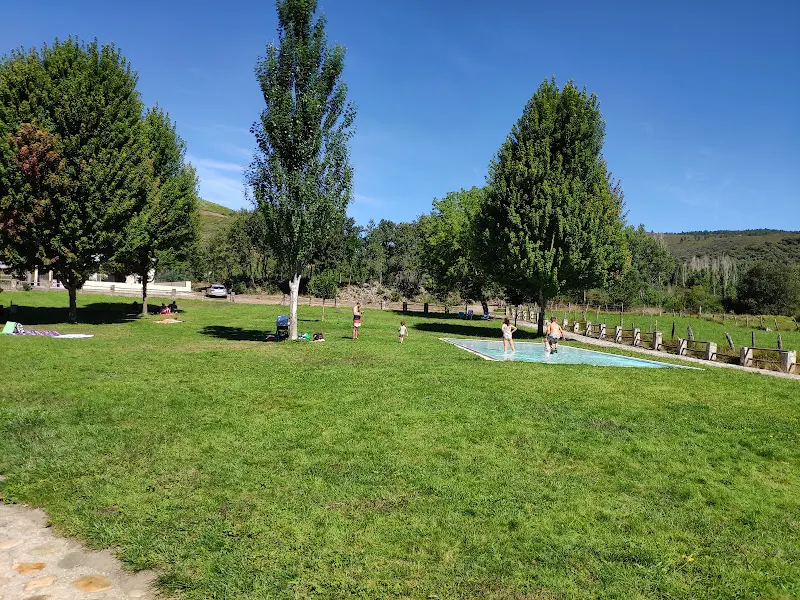 Piscina fluvial - Vega de Espinareda