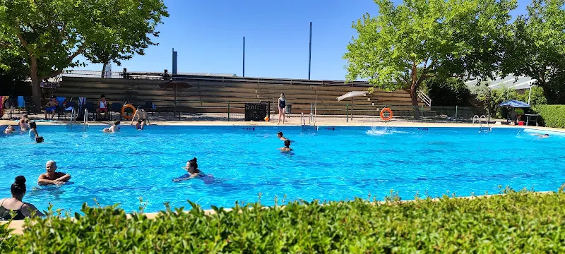 Piscina Pública Municipal de La Almarcha - Piscina pública en Almarcha (La) - foto 2
