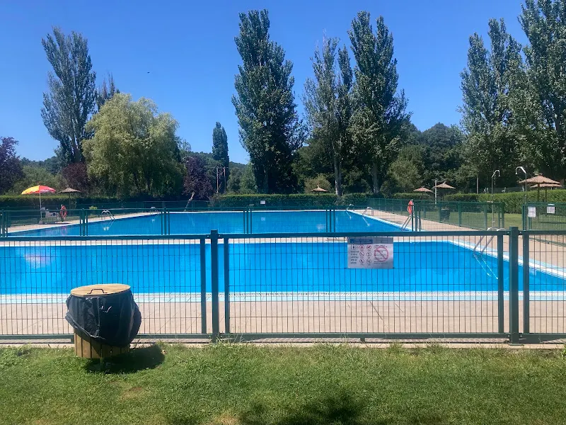 Piscinas Municipales El Bardal - Piscina pública en Navasfrias - foto 2