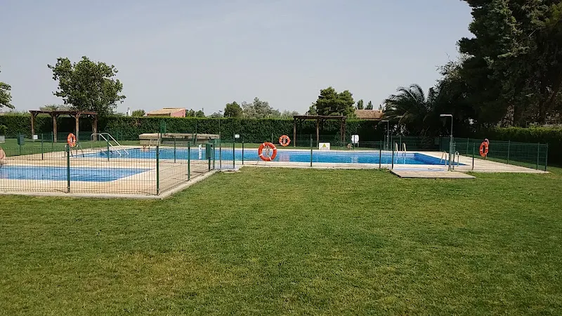 Piscina Pública Municipal de Velilla de Ebro. - Piscina pública en Velilla de Ebro - foto 2