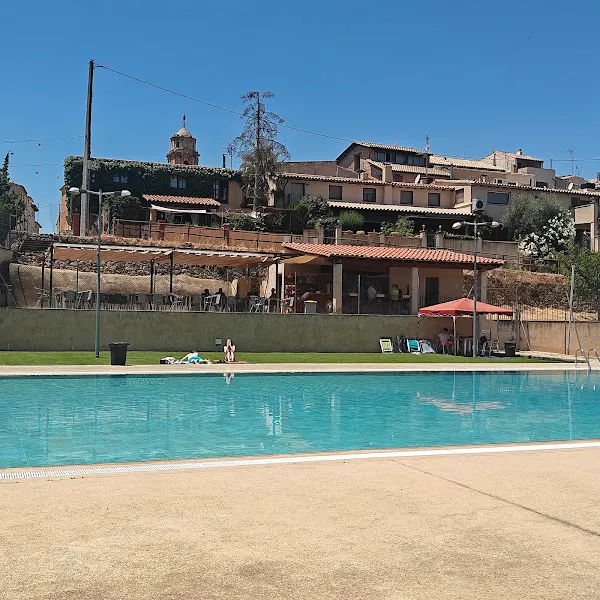 Piscina Pública Municipal de Arnes. - Piscina en Arnes - foto 2