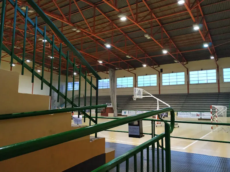 Polideportivo Santa Clara - Cuéllar, Segovia - Polideportivo en Cuéllar - foto 2