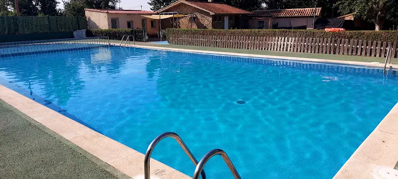 Piscina Pública Municipal de Gallocanta. - Piscina pública en Gallocanta - foto 2