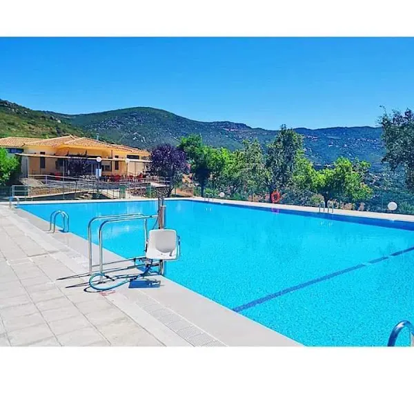 Piscina Pública Municipal de Solana del Pino. - Piscina pública en Solana del Pino - foto 3