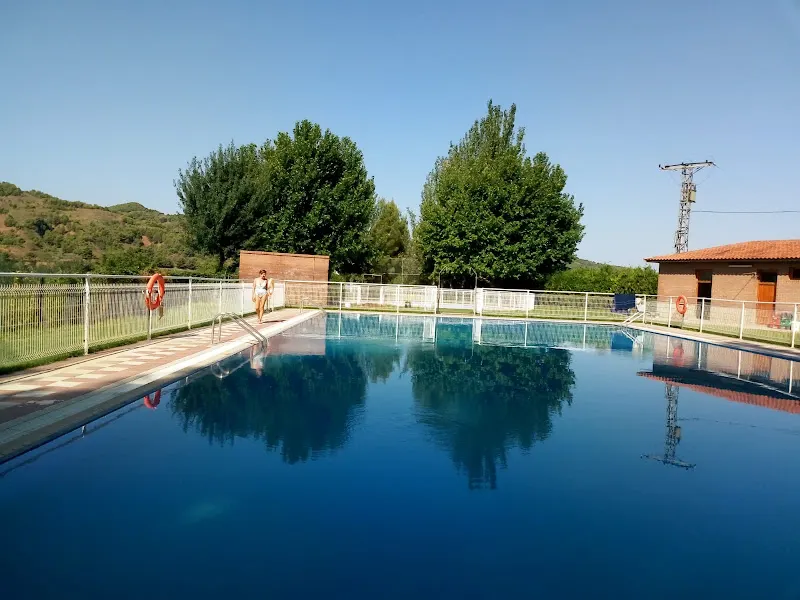 Piscina Pública Municipal Mancomunidad Villafeliche - Montón - Monton