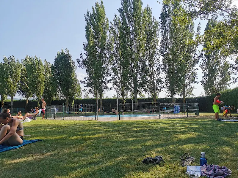 Piscinas Municipales - Piscina pública en Granon - foto 2