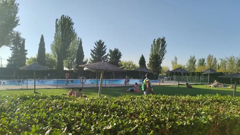 Piscina Pública Municipal de Tébar - Piscina pública en Tebar - foto 2