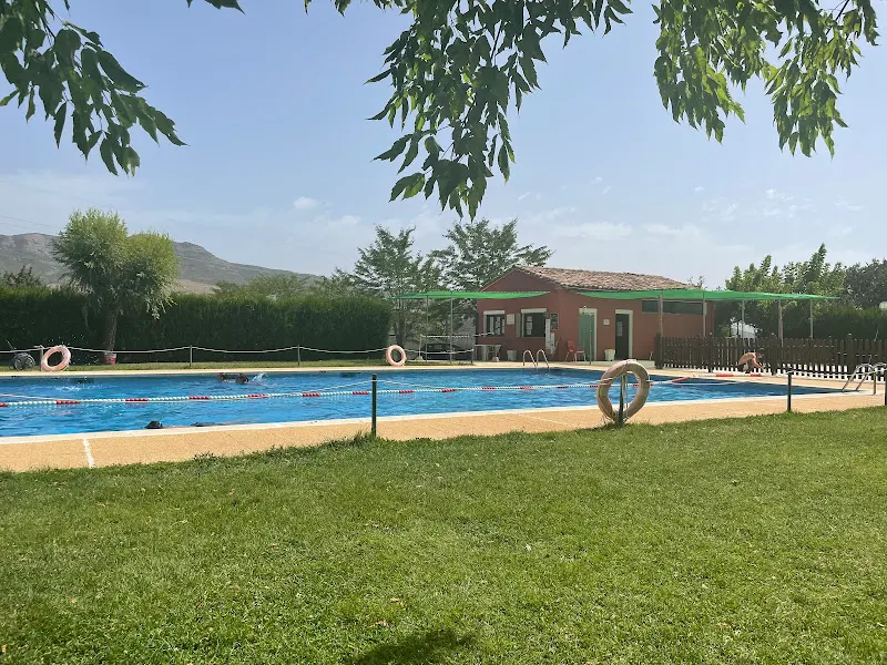 Piscina Pública Municipal de Arén. - Piscina pública en Aren - foto 2