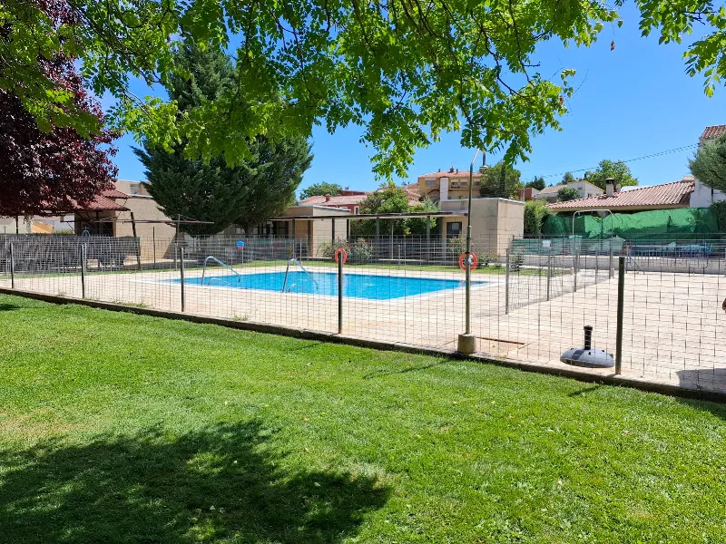 Piscina municipal - Albalate de las Nogueras