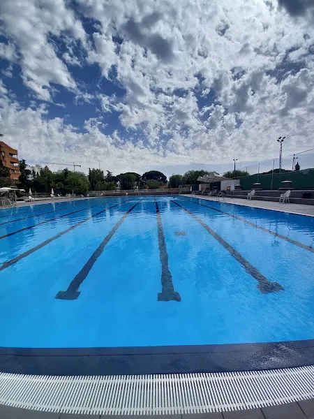 Instalaciones Deportivas Canal de Isabel II - Polideportivo en Madrid - foto 3