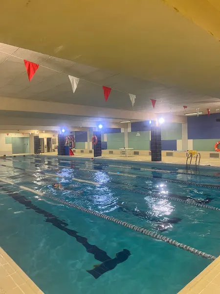 Piscina Climatizada La Salle Maravillas