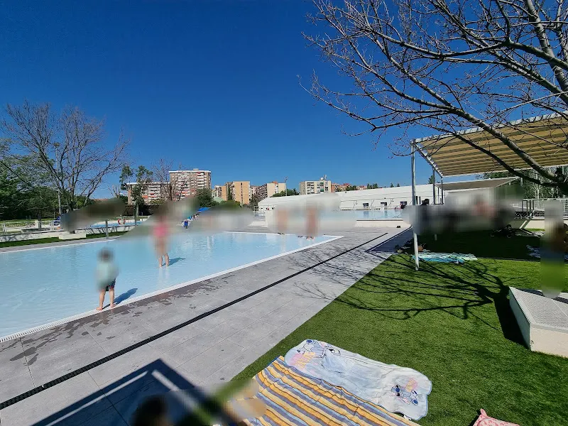 Piscinas al aire libre Luis Aragonés