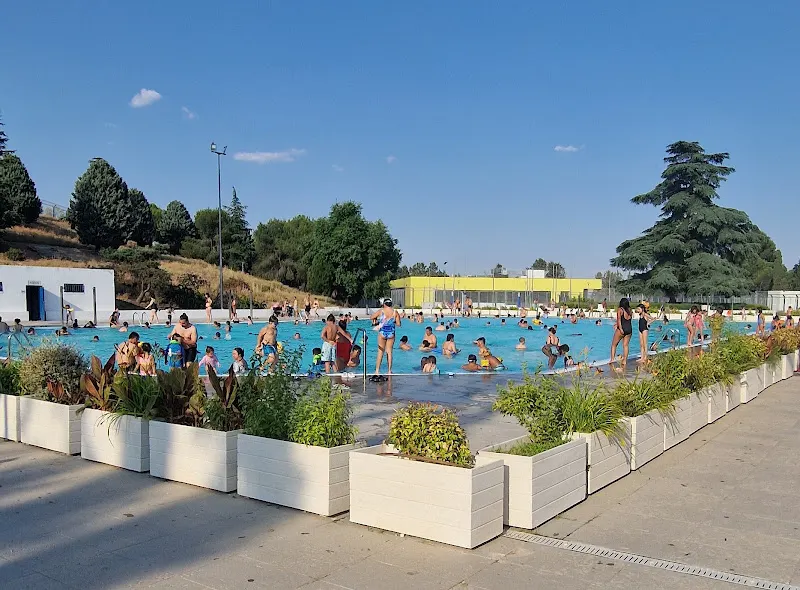 Piscina de verano Cerro Almodóvar - Piscina pública en Madrid - foto 2