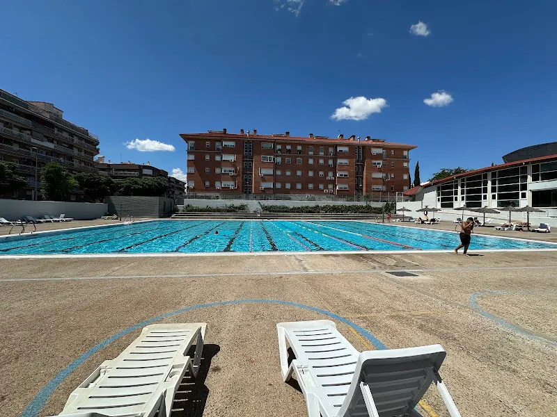 Piscina Municipal Can Llobet - Piscina pública en Barberà del Vallès - foto 2