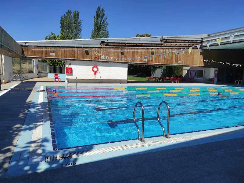 Piscina Coberta Municipal - Piscina pública en Roca del Valles (La) - foto 2