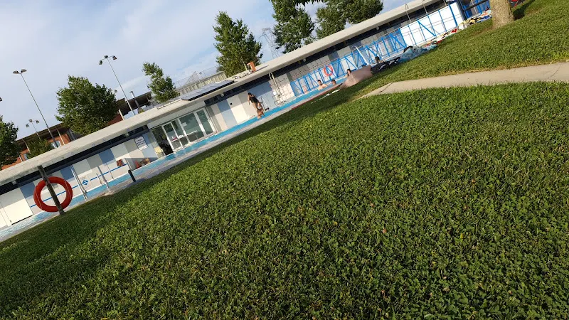 Piscina de Can Trias municipal de Viladecavalls - Terrassa
