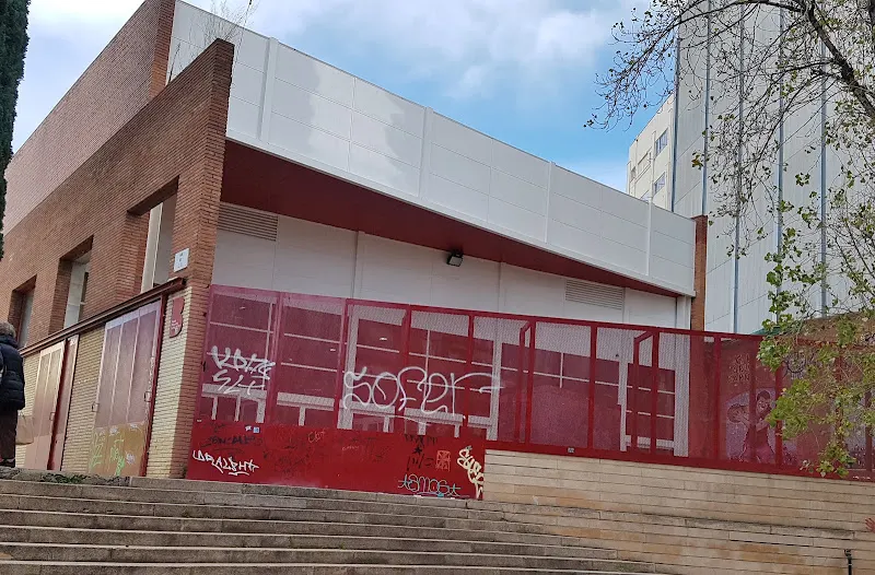 Polideportivo Municipal la Nau del Clot - Barcelona