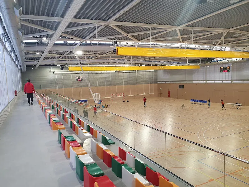 Centro Sociocultural y Deportivo Can Vidalet - Polideportivo en Esplugues de Llobregat - foto 2