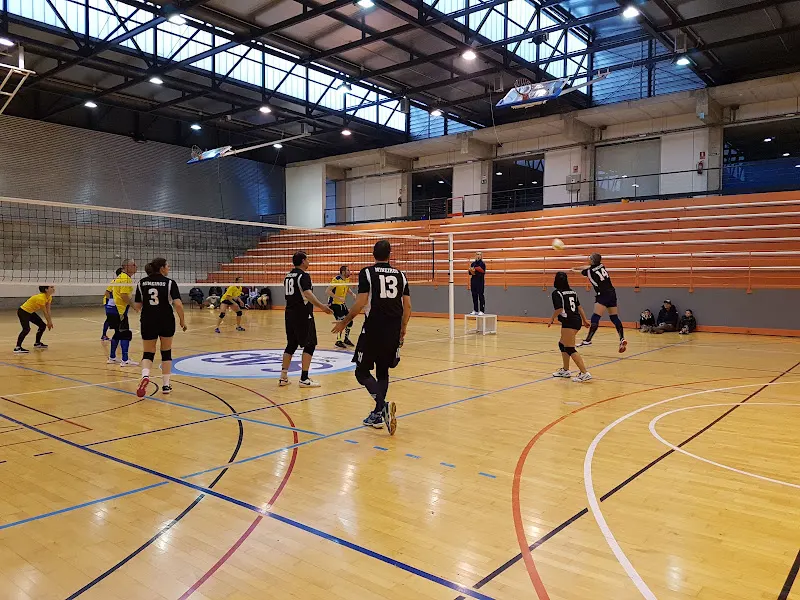 Zona Deportiva La Mina - Polideportivo en Sant Adrià de Besòs - foto 2