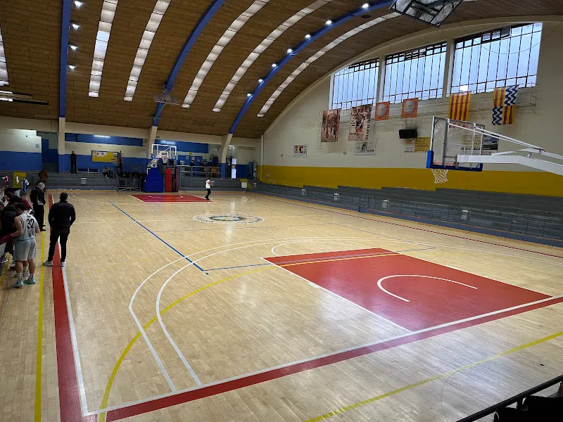 Polideportivo La Plana - Polideportivo en Badalona - foto 2